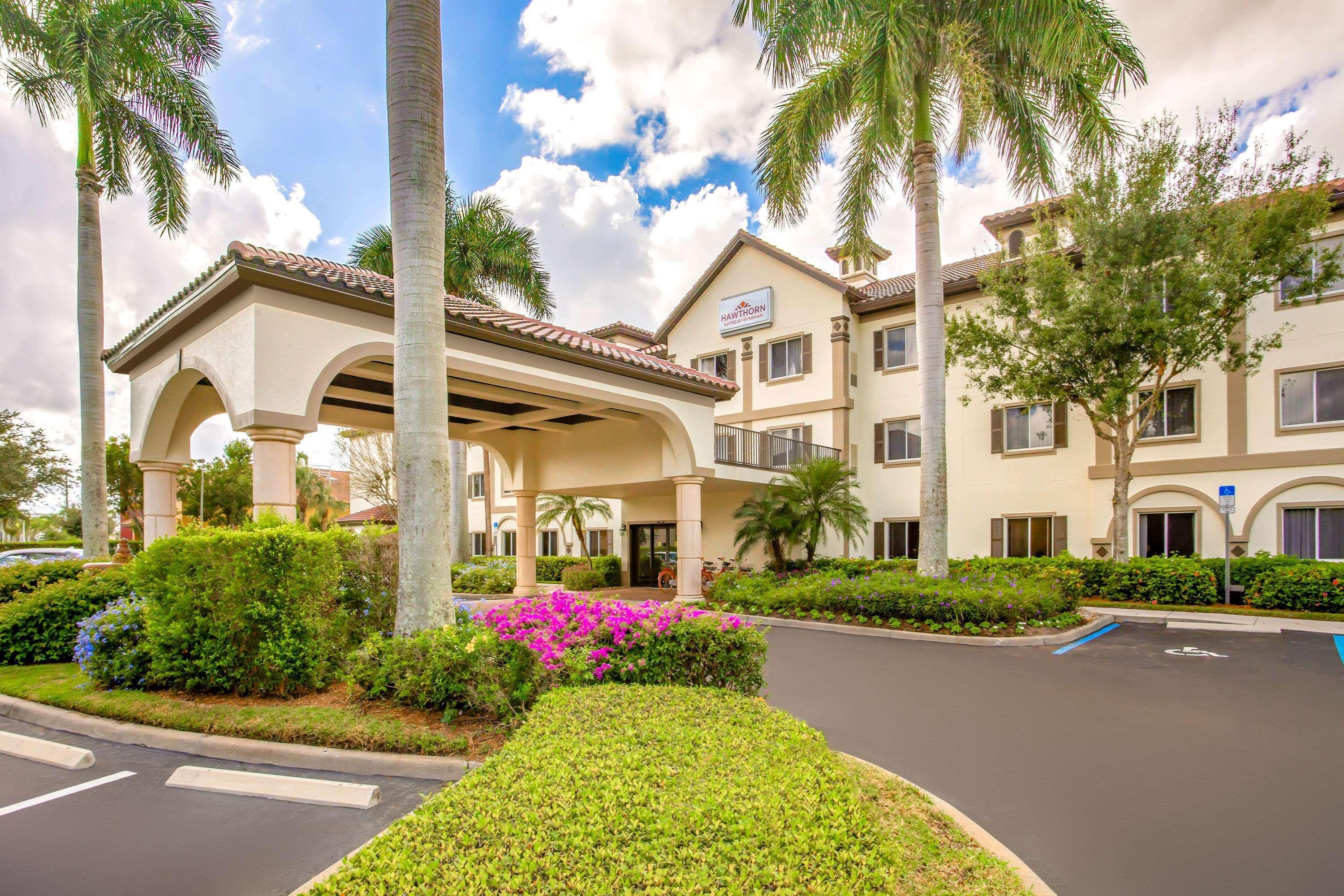 Hawthorn Extended Stay By Wyndham North Naples Εξωτερικό φωτογραφία