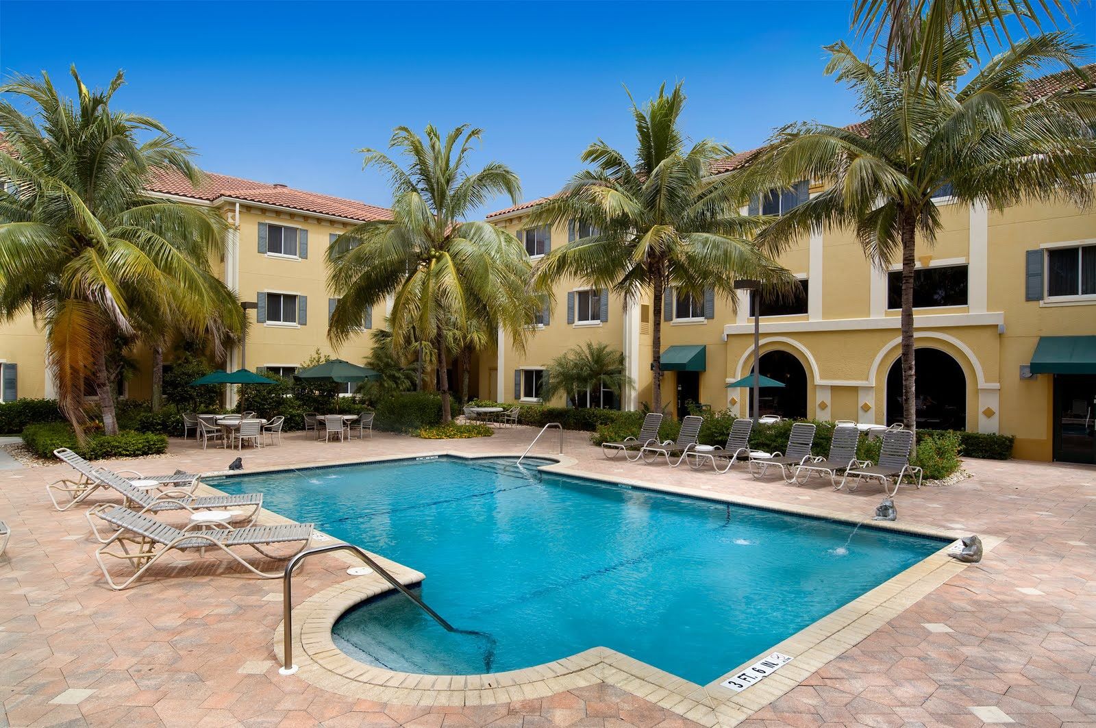 Hawthorn Extended Stay By Wyndham North Naples Εξωτερικό φωτογραφία