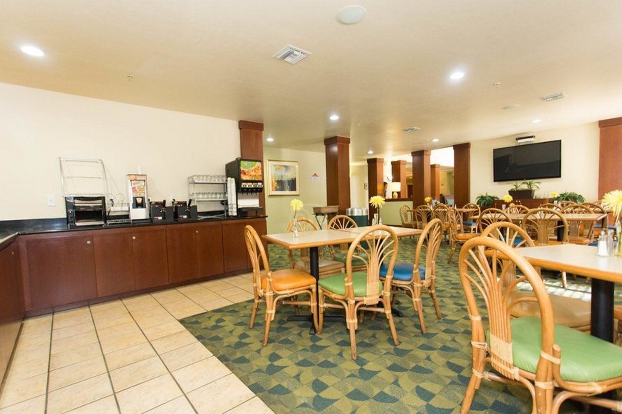 Hawthorn Extended Stay By Wyndham North Naples Εξωτερικό φωτογραφία