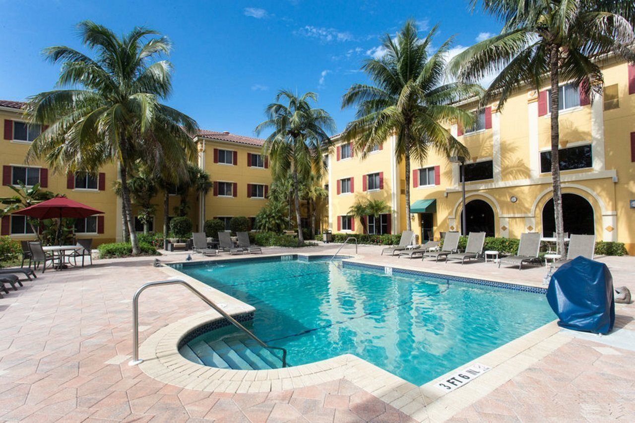 Hawthorn Extended Stay By Wyndham North Naples Εξωτερικό φωτογραφία