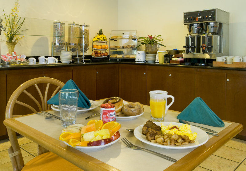 Hawthorn Extended Stay By Wyndham North Naples Εξωτερικό φωτογραφία